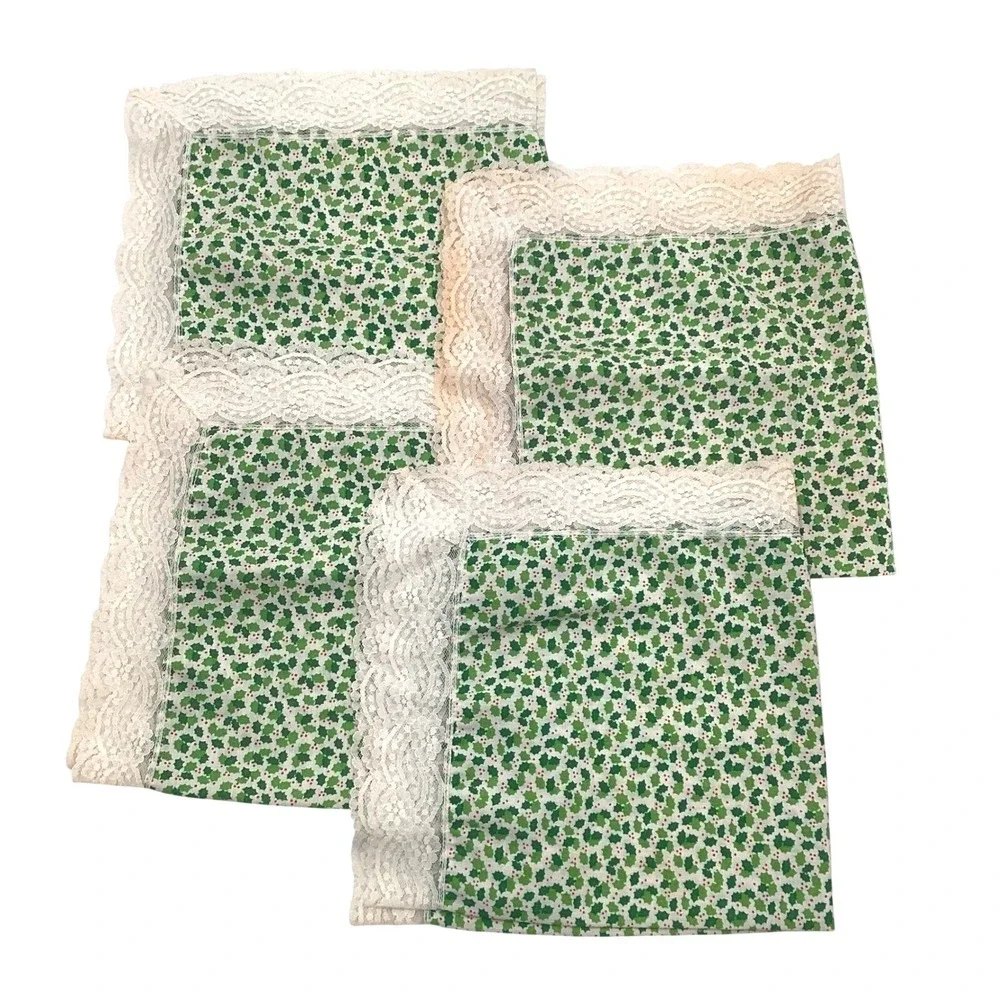 Set of 4 Vintage Green Hollyberry Napkins Lace Trim Cotton Fabric Floral Decor‎